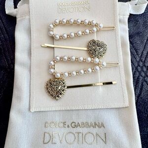 Dolce & Gabbana | Gold Sacred Heart and Pearl Hair Pins Exclusive sold out!NEW